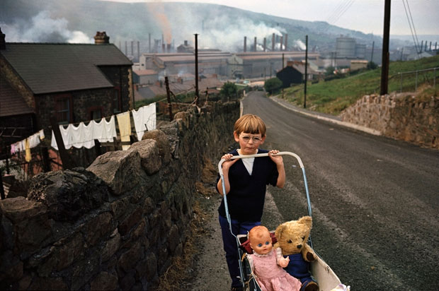  Bruce Davidson, Wales, 1965 c. Bruce Davidson/Magnum Photos